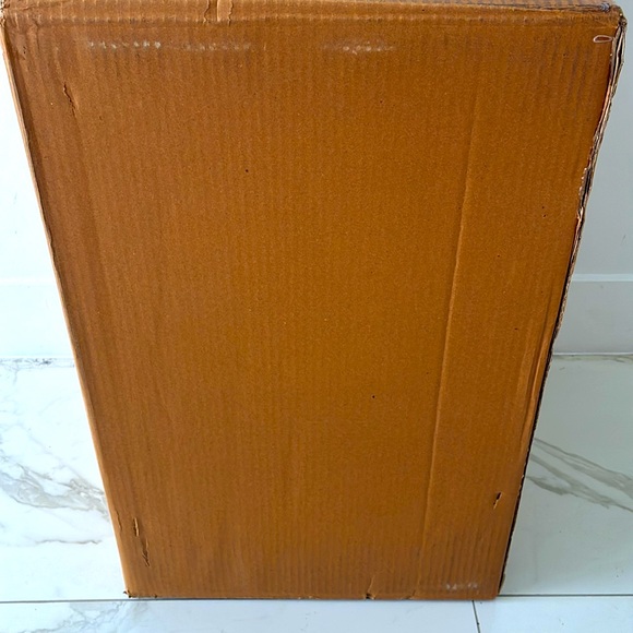 Large Mystery Box 📦 - Picture 1 of 2